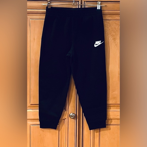 NWT Nike Sportswear Boys Club Fleece Joggers - Picture 6 of 11